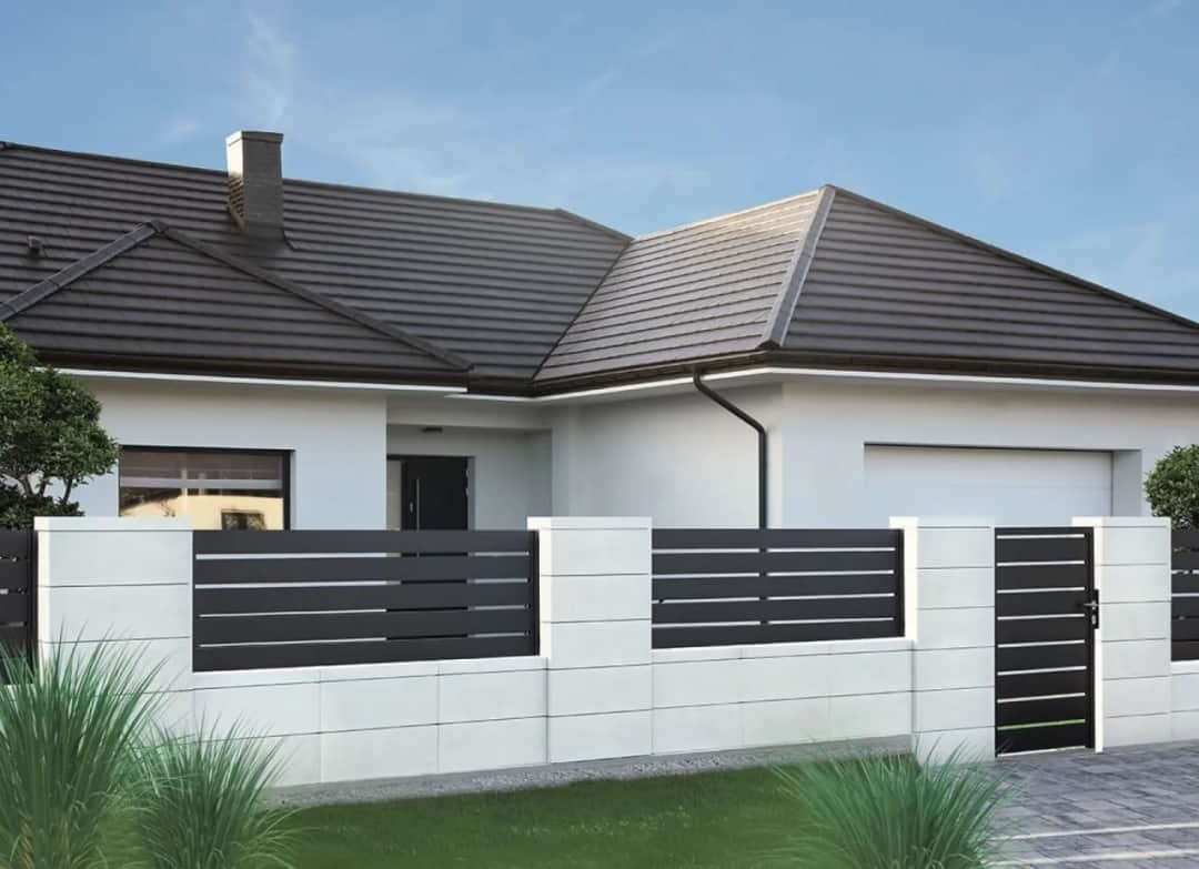 Jaki kolor ogrodzenia do brązowego dachu, aby uniknąć błędów w wyborze?