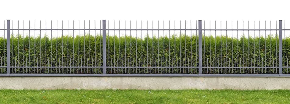 Jaką farbę do ogrodzenia metalowego wybrać, by uniknąć rdzy?