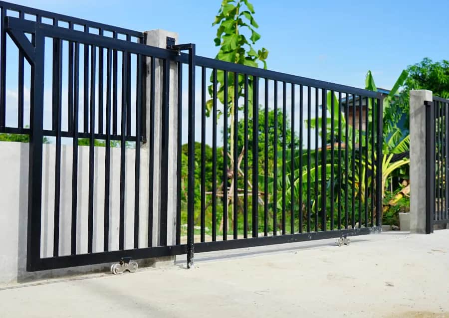 Jaki automat do bramy dwuskrzydłowej? Porównanie najlepszych modeli