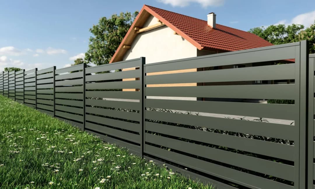 Ile za metr ogrodzenia? Sprawdź ceny i uniknij niepotrzebnych kosztów