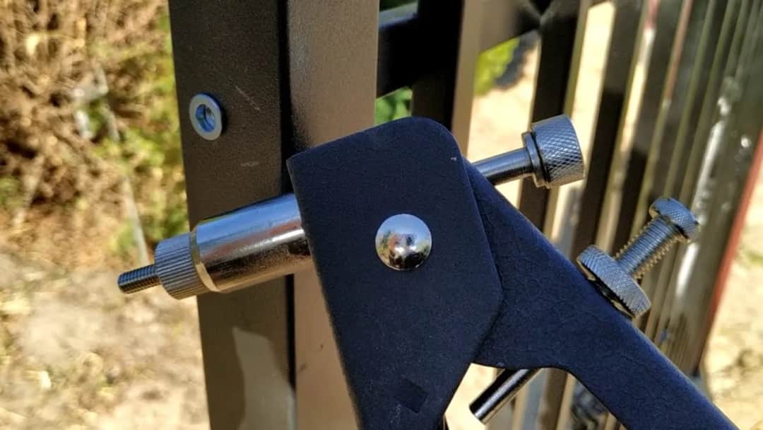 Jak zrobić zamknięcie do bramy – proste metody na bezpieczne rozwiązania